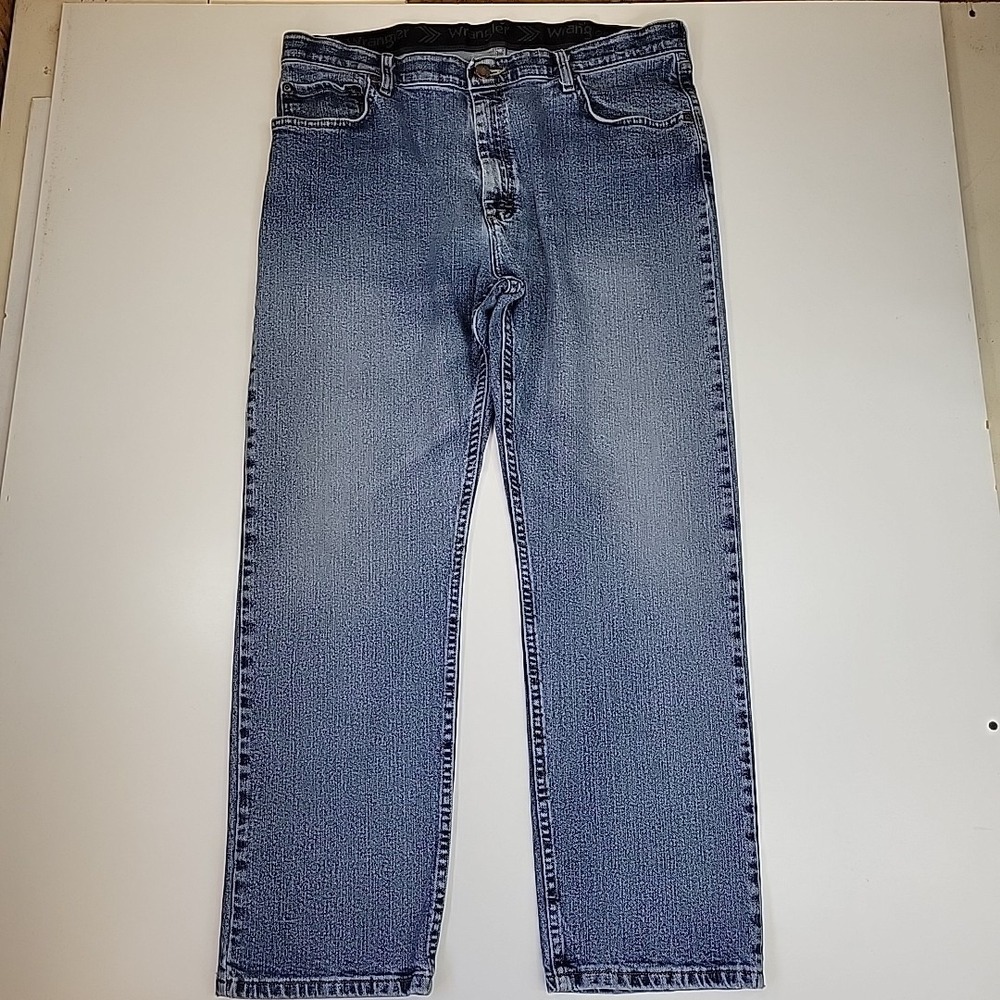 Wrangler‎ Mens Size  38 Regular Fit Straight Leg Bootcut Light Wash Jeans